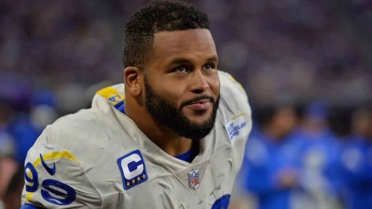 Aaron Donald Spotted Training at Rams Facility Amid Return Rumors