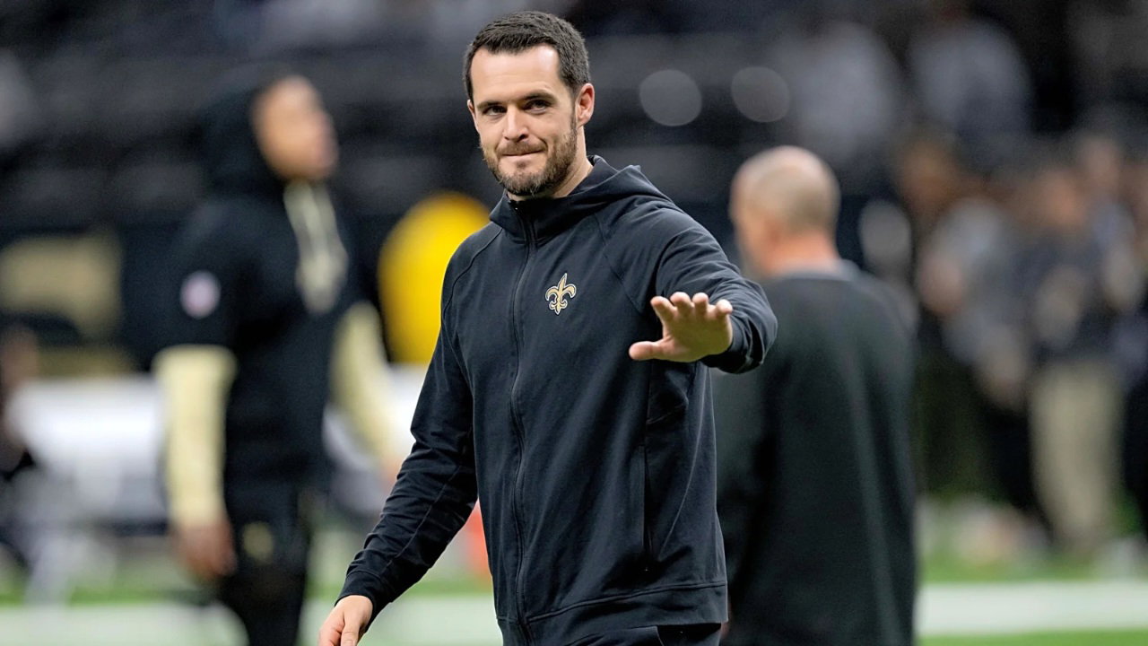 Derek Carr Admits Multiple NFL Teams Tried to Lure Him Out of Retirement