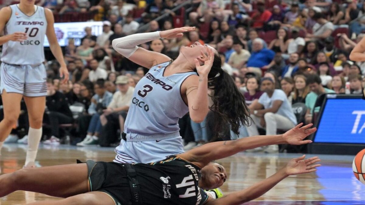 Betnijah Laney-Hamilton Throwing Shoe at Marina Mabrey In Tense Clash Leaves Fans Stunned - "Sentences I Never Thought I'd Read" 1 Marina Mabrey got whacked by Betnijah Laney-Hamilton