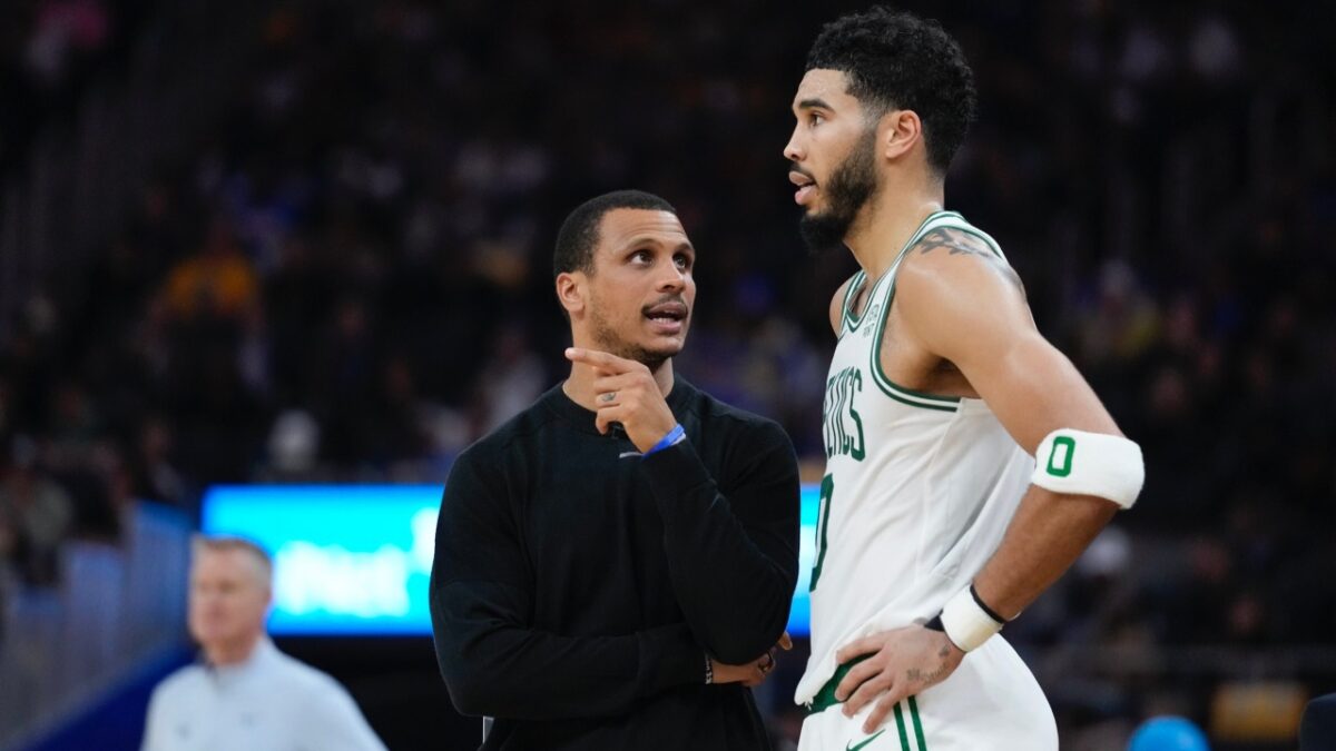 Video of Jacked Joe Mazzulla's 5 Years of MMA Training Leaves Fans Amused - "Practicing For When JB Pulls a Bam" 1 Joe Mazzulla with Celtics star Jayson Tatum
