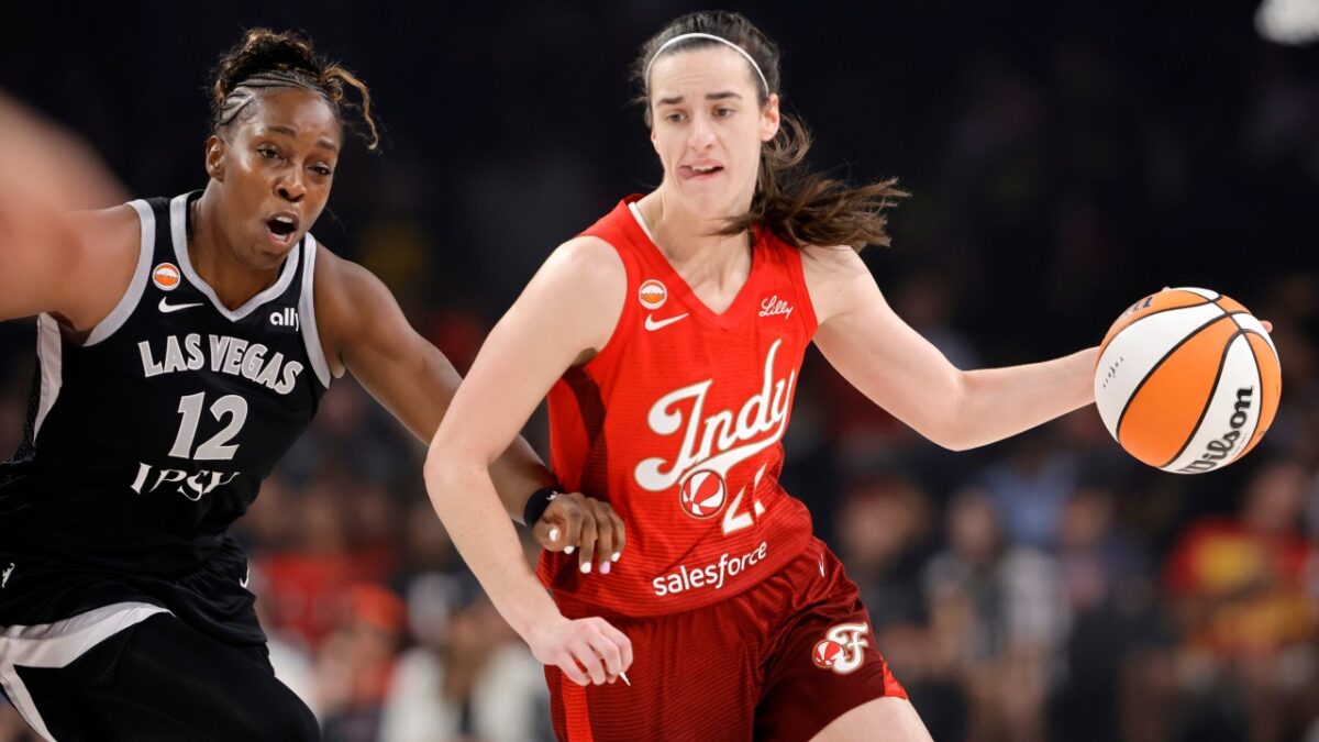 Kareem Abdul‑Jabbar Calls Caitlin Clark ‘Face of WNBA’ Tag Disrespectful, Fans Fire Back - "League Was Irrelevant Until She Came" 1 Caitlin Clark against the Aces
