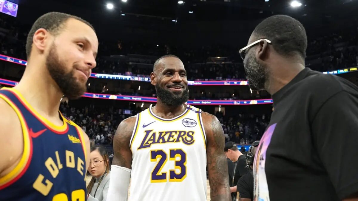 Steve Kerr Trolls Fans With 'We Got Him' as LeBron James to Warriors Allegedly Leaks on ESPN 1 Stephen Curry, LeBron James, and Draymond Green