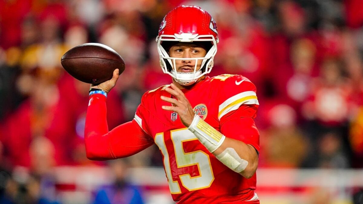 'Hyped Up' Patrick Mahomes Calls Lionel Messi the GOAT After Argentina's Comeback Win Over England 1 'Hyped Up' Patrick Mahomes Calls Lionel Messi the GOAT After Argentina's Comeback Win Over England