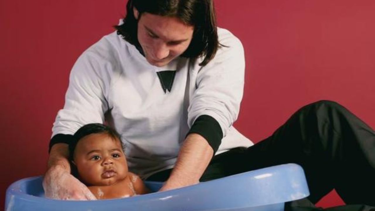 Viral Throwback of Lionel Messi Holding Baby Lamine Yamal Returns