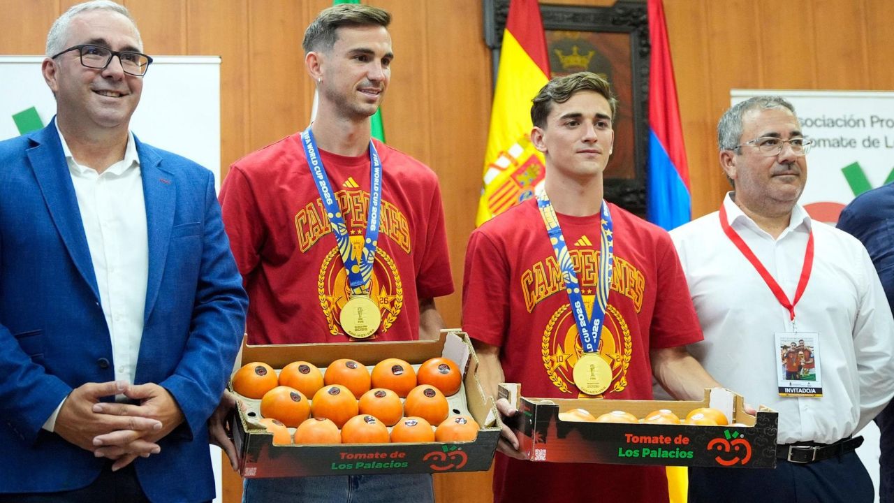 Spain’s FIFA World Cup Celebration Takes a Unique Turn as Gavi and Fabián Ruiz Receive Their Weight in Tomatoes