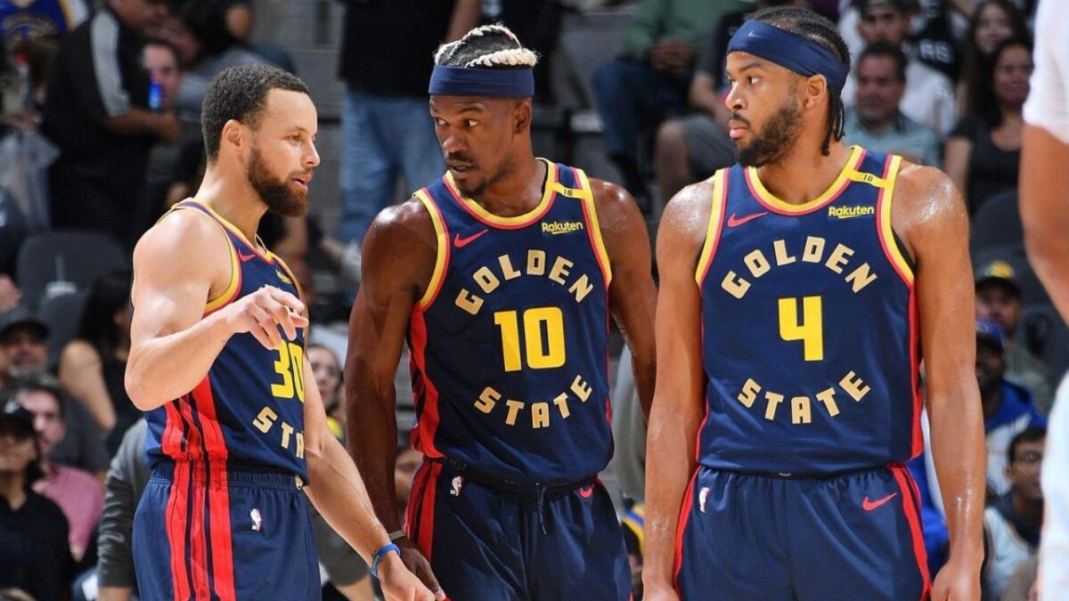 Stephen Curry Has Honest Reaction to LeBron James Joining 76ers: "Don't Envision Anything Until it Happens" 1 Stephen Curry with Jimmy Butler and Moses Moody