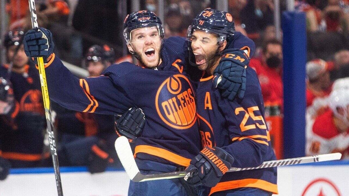 "Great Opportunity for Us," Connor McDavid and Oilers Endorse New Head Coach Mike Babcock 1 Connor McDavid and Darnell Nurse