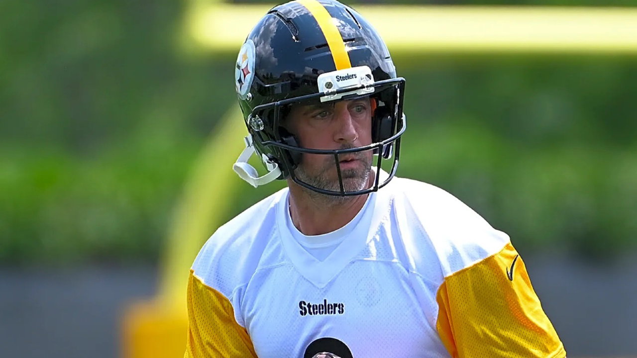 “I've Never Been More Stressed” – Adam Thielen Makes Honest Aaron Rodgers Admission About Steelers Practices