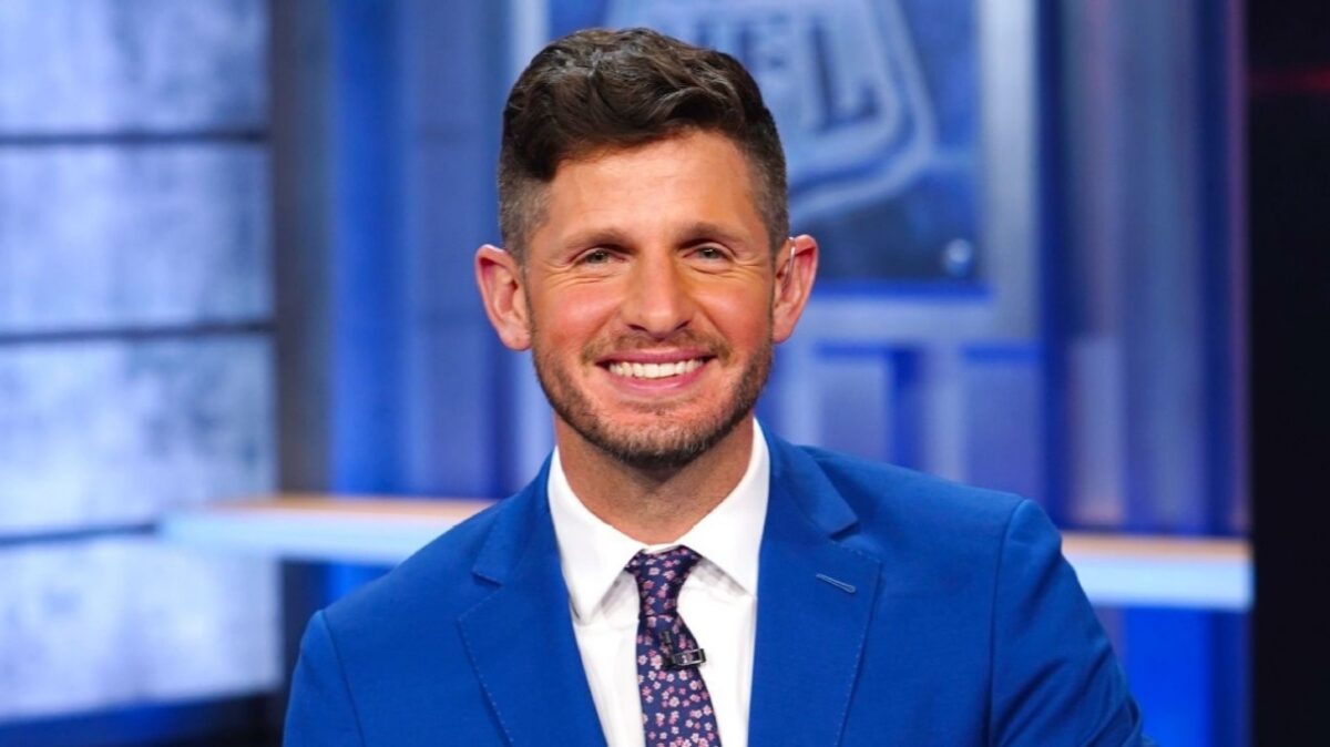Ex-Vikings QB Shuts Down Dan Orlovsky's Anti-Pedicure Take With Classy Response 1 Ex-Vikings QB Shuts Down Dan Orlovsky's Anti-Pedicure Take With Classy Response