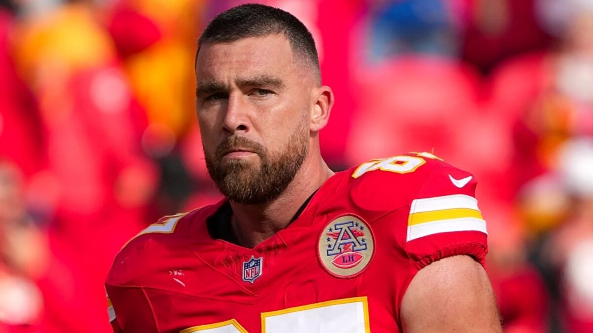 "Thought That Was Jason Kelce" - Travis Kelce Seemingly Looking Extremely Out of Shape During Chiefs' Practice Has Fans Concerned 1 "Thought That Was Jason Kelce" - Travis Kelce Looking Extremely Out of Shape During Chiefs' Practice Has Fans Concerned