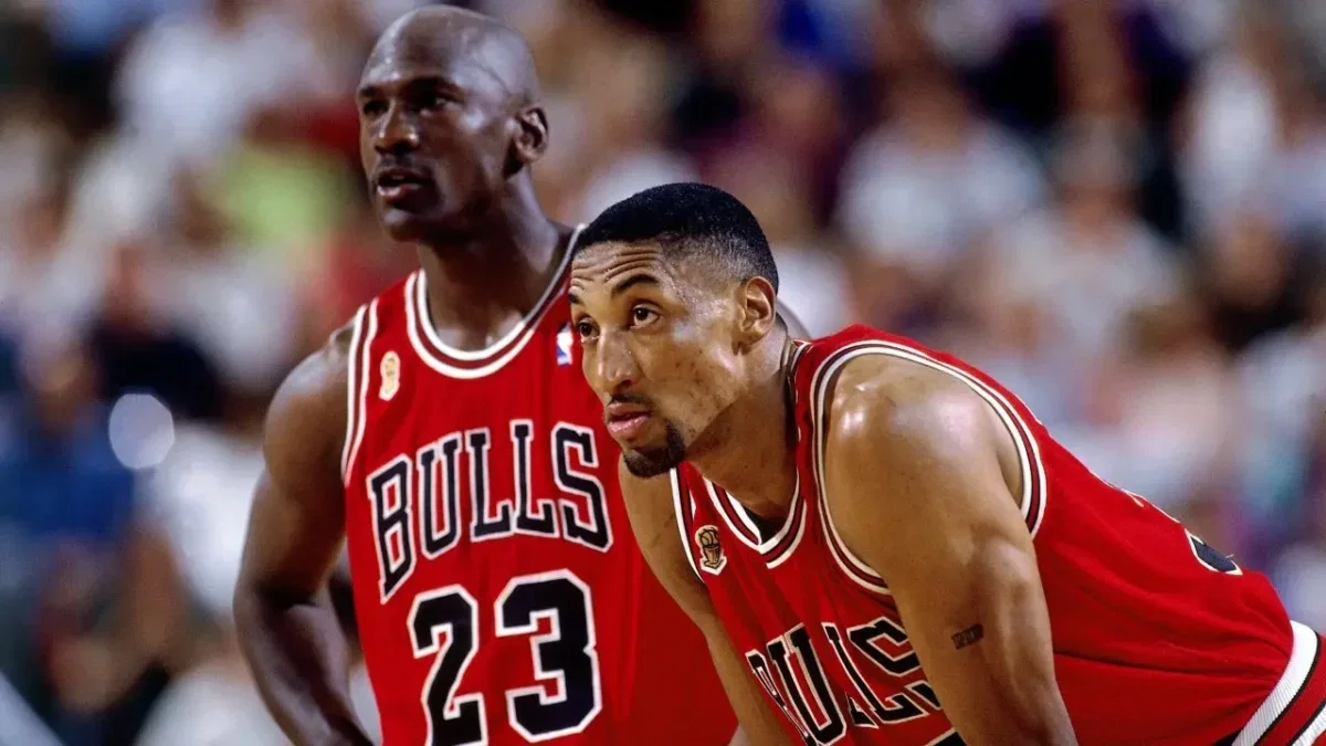 Scottie Pippen Disses LeBron James' Legacy After Joining 76ers: "I Didn't Chase Mine" 1 Michael Jordan and Pippen