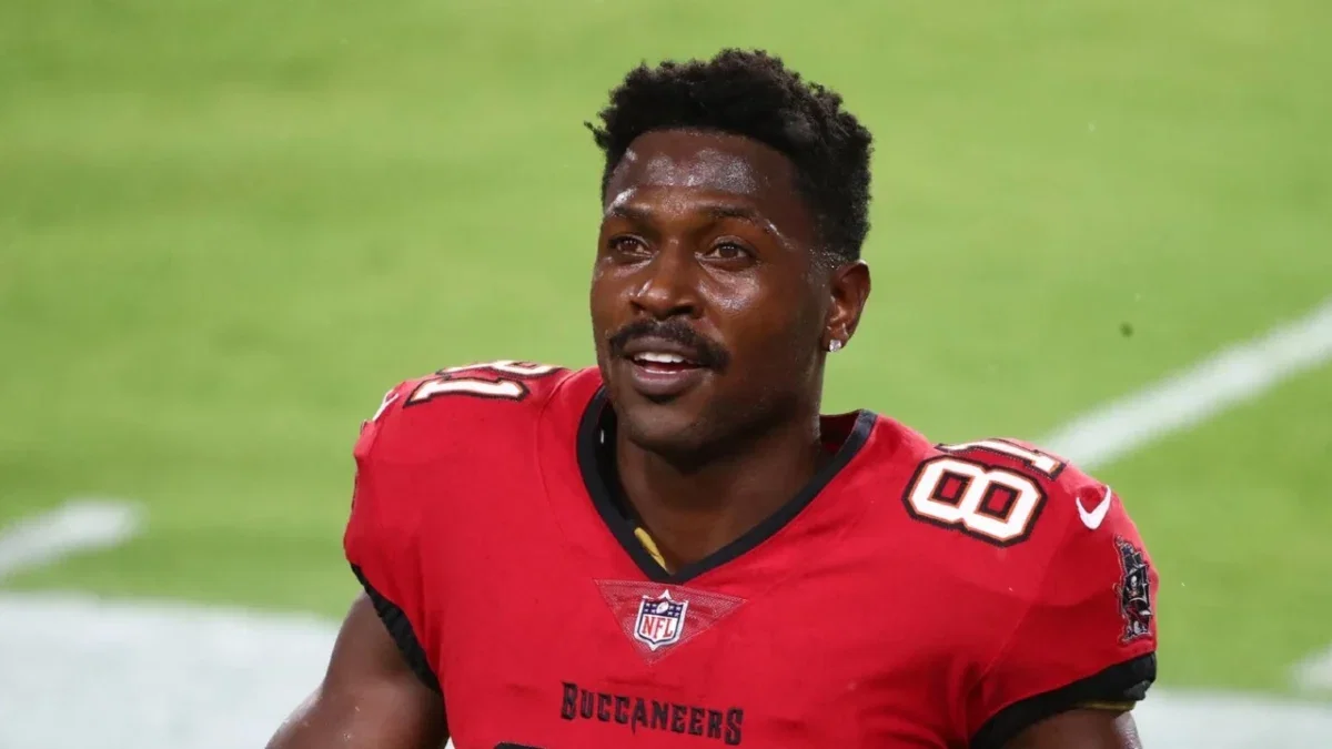 LeSean McCoy Claiming He'd Take Antonio Brown Over Jerry Rice Sparks Outrage on Social Media 1 LeSean McCoy Claiming He'd Take Antonio Brown Over Jerry Rice Sparks Outrage on Social Media