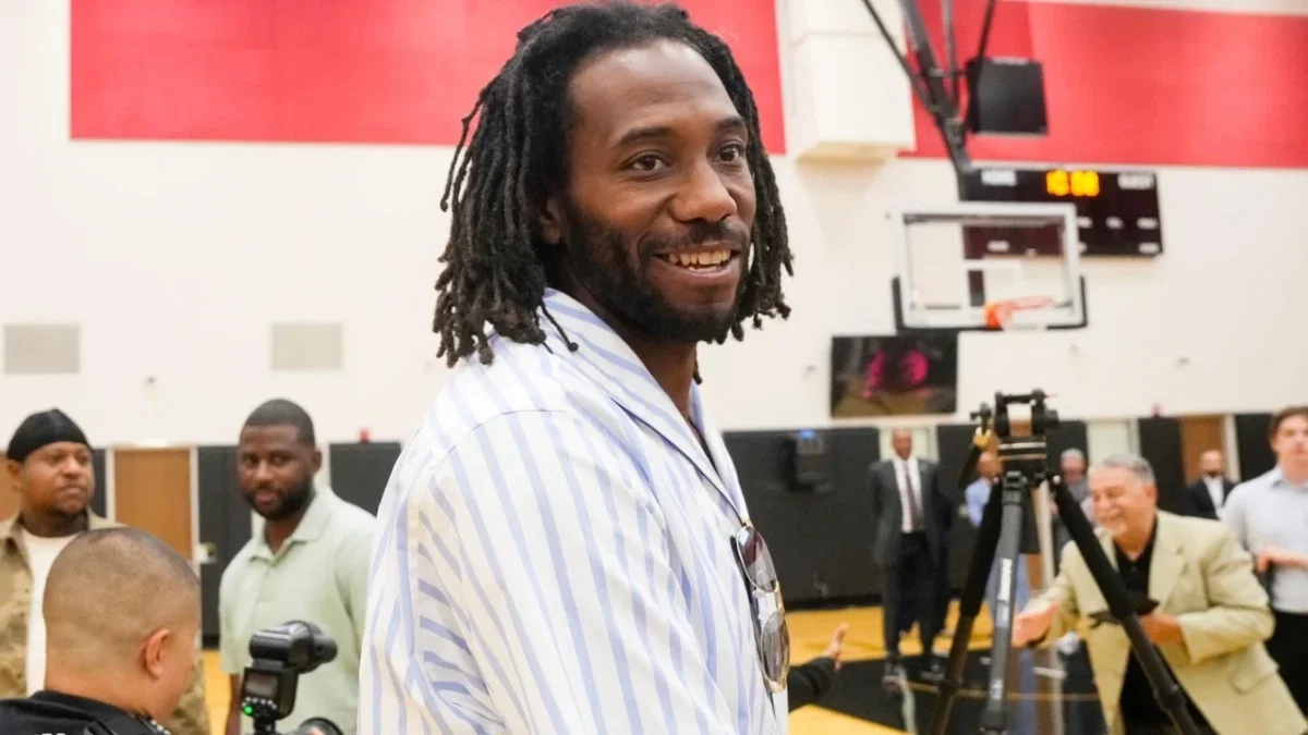 Raptors Banking on Often Injured Kawhi Leonard Angers Gilbert Arenas: "The Future Of Your Team Is With the Clippers" 1 Kawhi Leonard