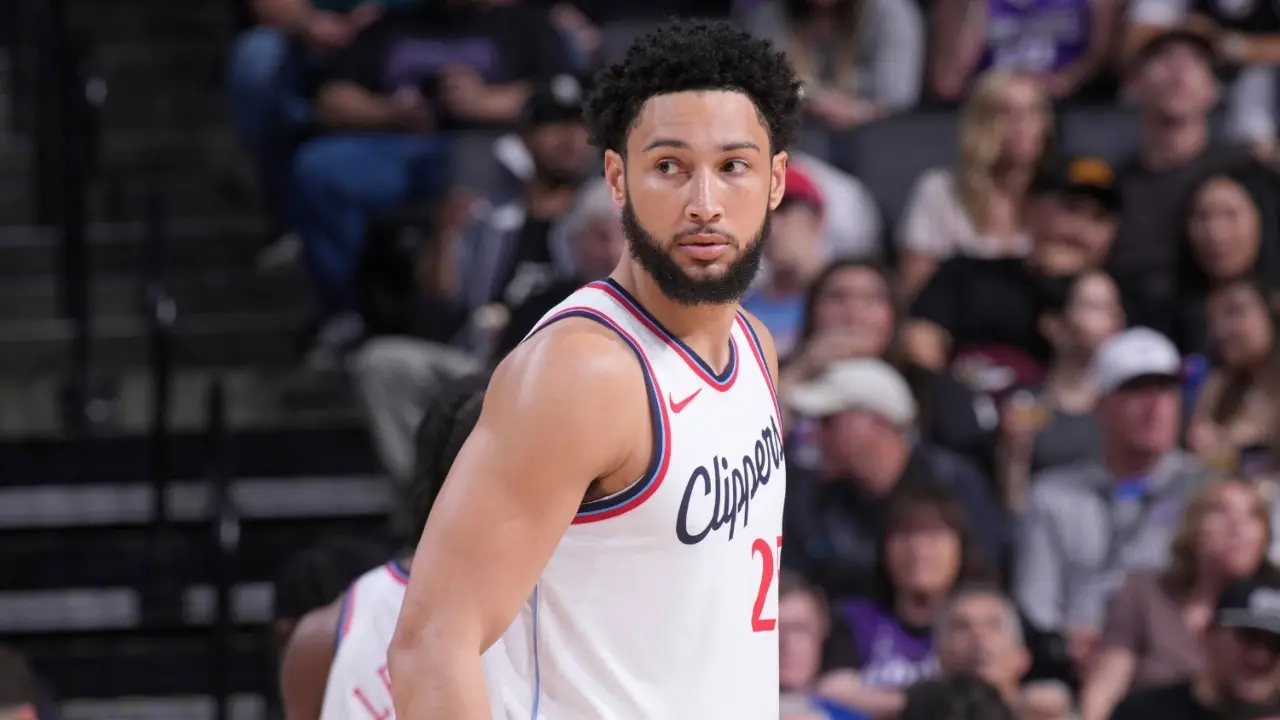 Fans Slam Reporter Claiming Ben Simmons Has An Offer From Western Conference Team – “Stop Trying to Hype This Clown”