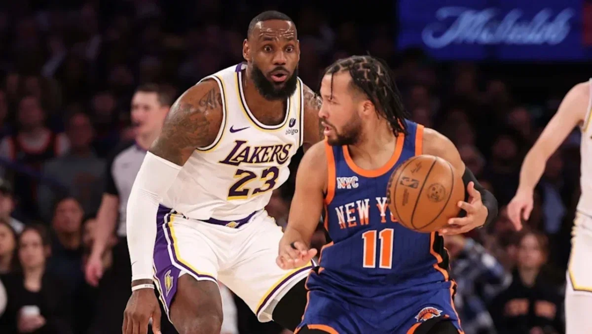 Jalen Brunson Unfazed by LeBron James and 76ers' Opening Night Battle: "Will be Ready" 1 LeBron James guarding Jalen Brunson