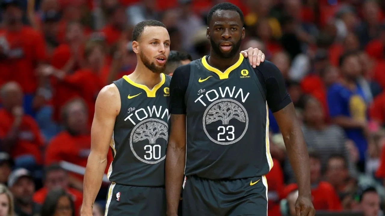 Draymond Green Defends Stephen Curry’s Impact Amidst Recent Comparisons: “That’s Just Not How You Win Championships”