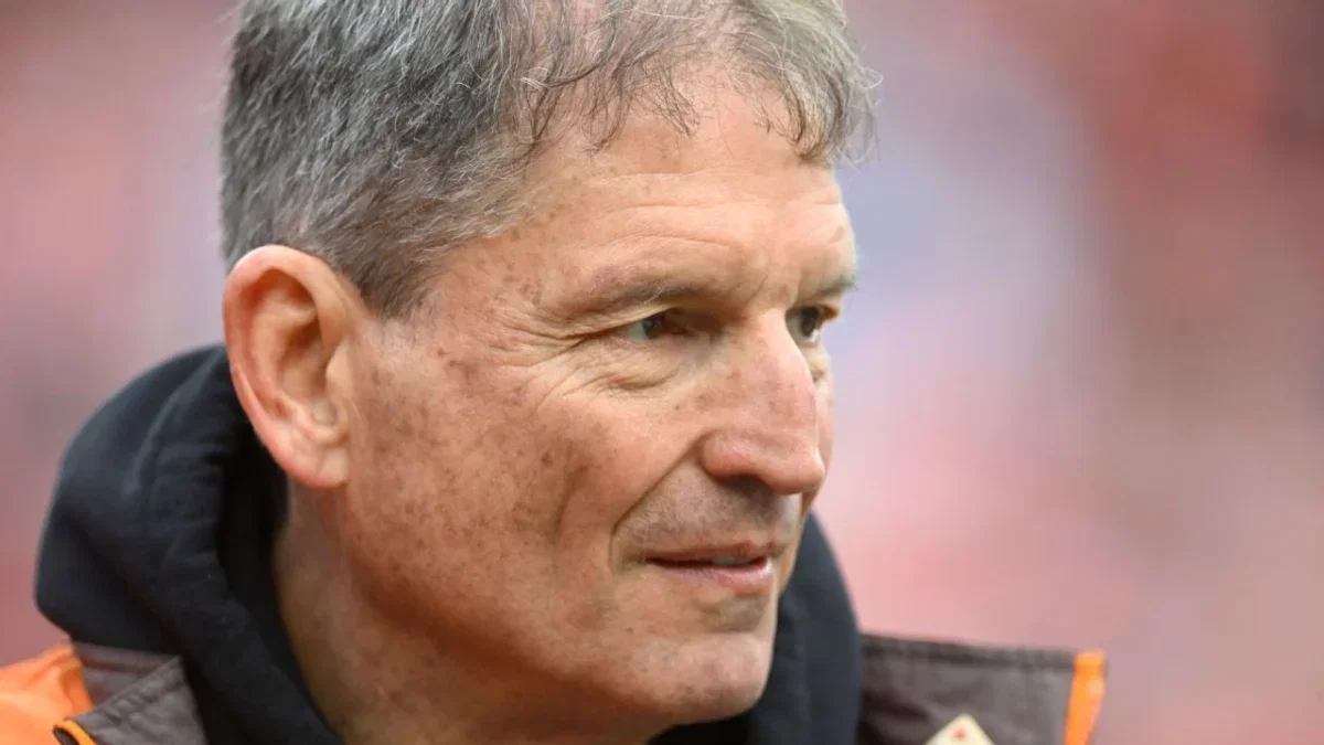 "Don’t Want to Sue My Dad" - Browns Legend Warns NFL Stars After Family’s Financial Decisions Left Him Bankrupt 1 Don’t Want to Sue My Dad - Browns Legend Warns NFL Stars After Family’s Financial Decisions Left Him Bankrupt