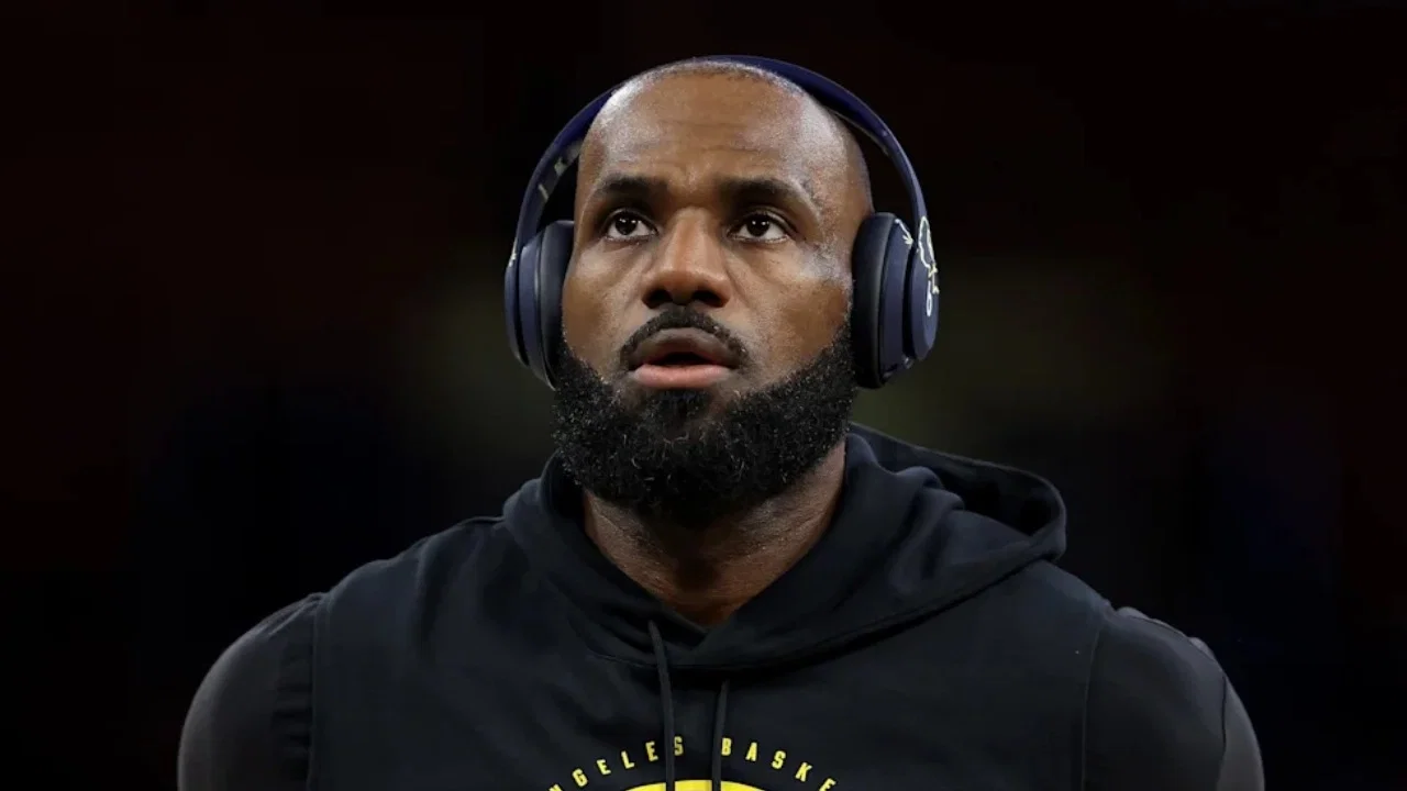 LeBron James Makes Intent Clear Ahead of First Season With 76ers: “I Didn’t Leave My Family to Lose In The 2nd Round”