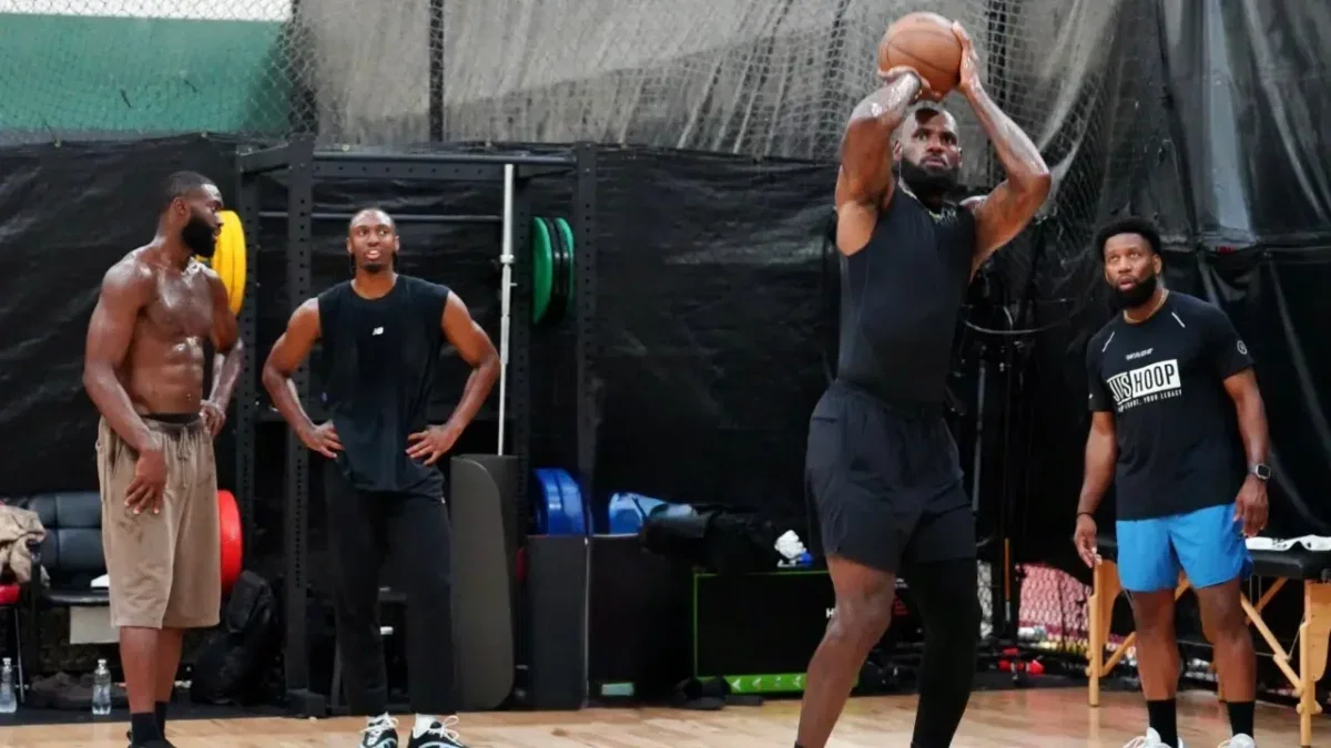 Shaquille O'Neal Labels LeBron James' 76ers a 'Championship or Bust' Team 1 Jaylen Brown, Tyrese Maxey, and LeBron James working out