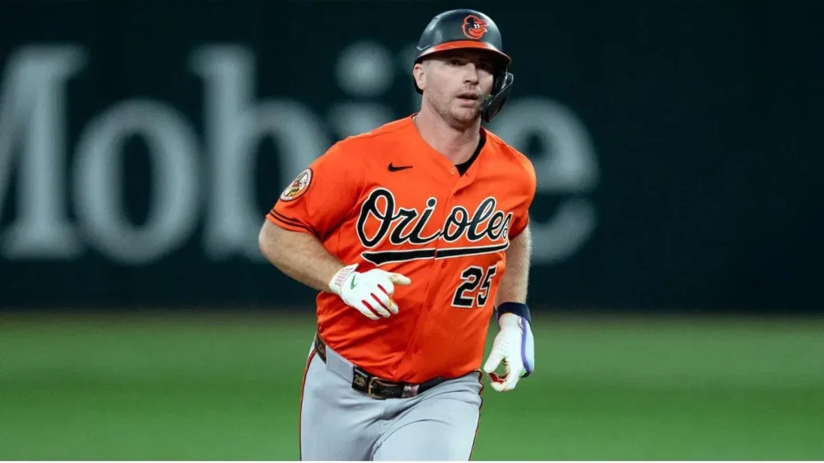 MLB Ruling Pete Alonso's Potential Go-Ahead Home Run as Foul Against Yankees Sparks Fan Fury: "Rigging the Game" 2 Pete Alonso