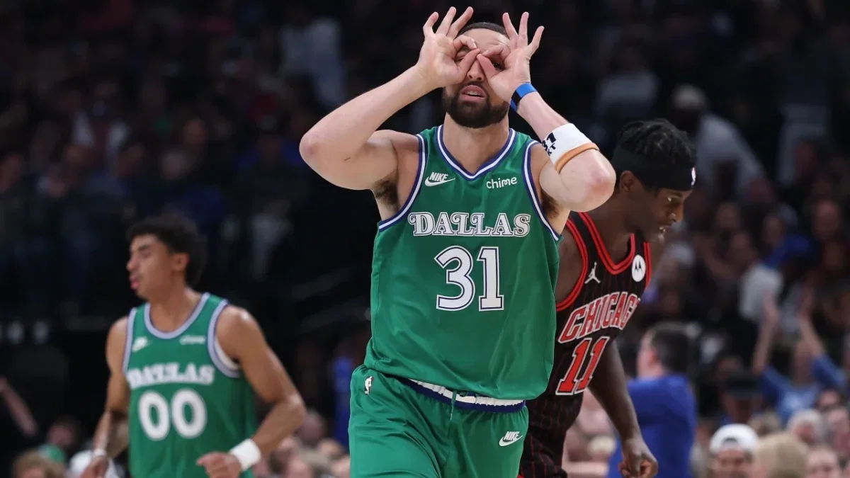 Draymond Green Claims Media Are Setting Up Klay Thompson to Fail in Miami 1 Klay Thompson