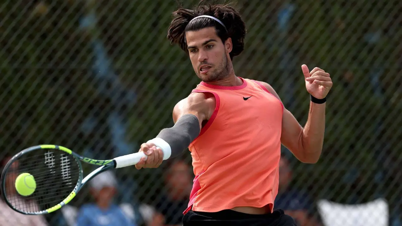 carlos-alcaraz-persists-on-keeping-his-trending-hairstyle-at-the-us-open