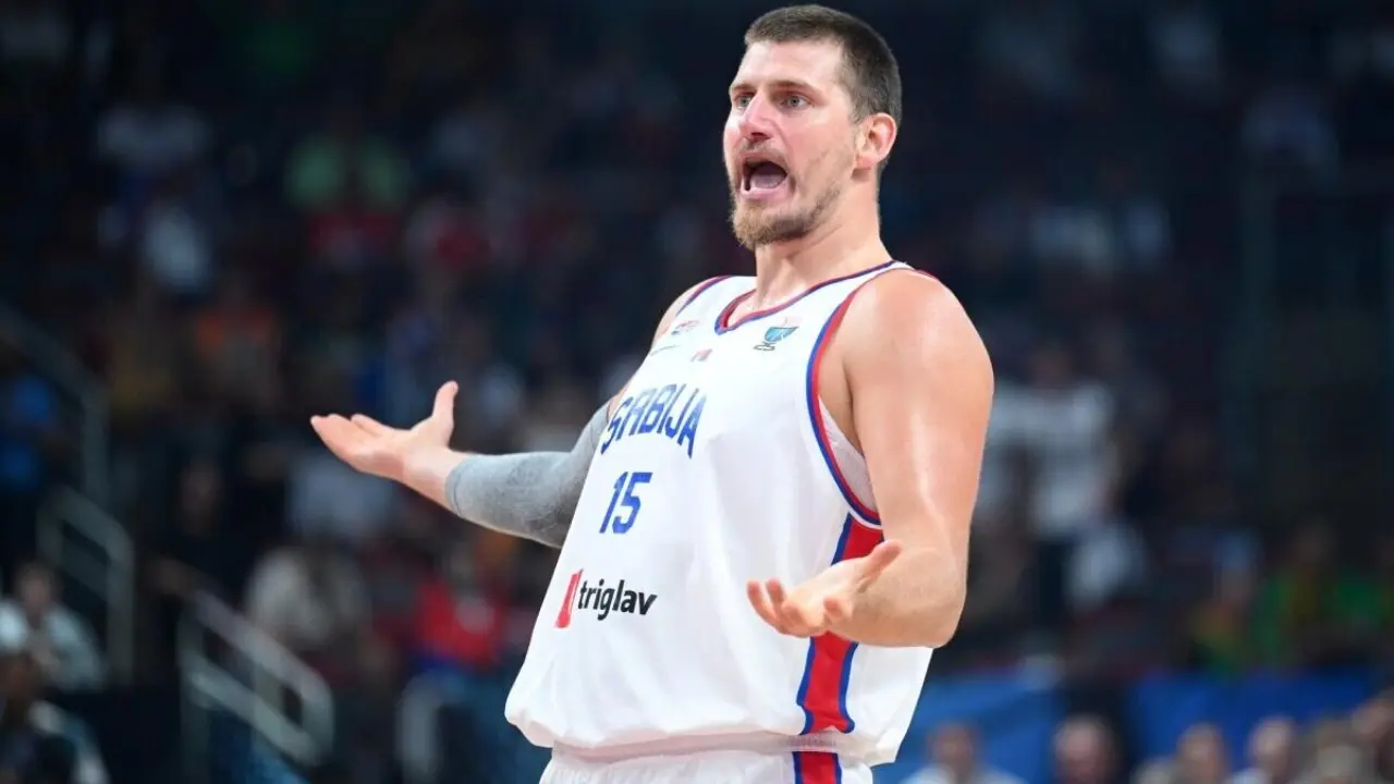 Nikola Jokic’s Embarrassing Lack of Effort While France Scores Game-Winner Baffles Fans – “Sloth”
