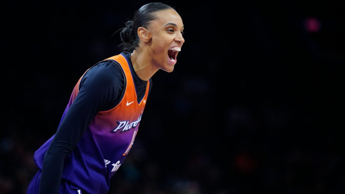 DeWanna Bonner Leaving Mercury to Sign With Contender Angers Fans - "Professional Quitter" 1 Mercury wanted DeWanna Bonner to do what she wants