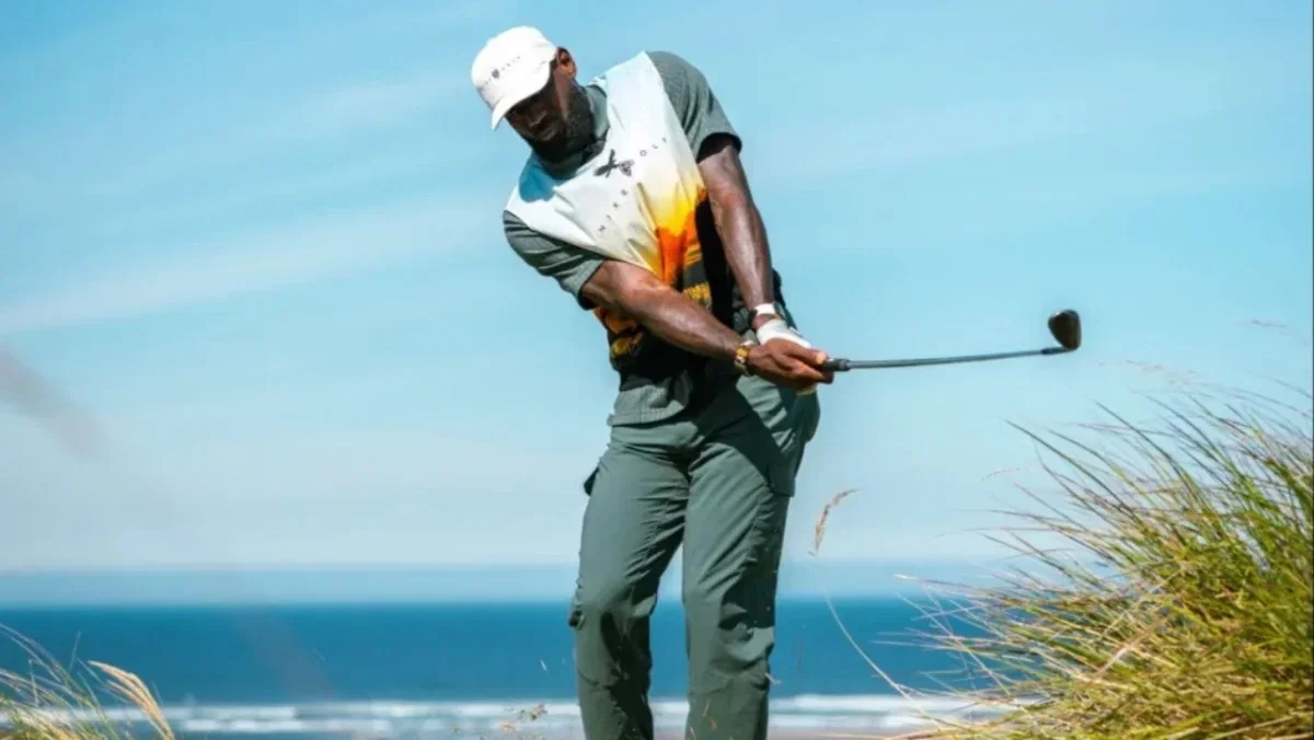 LeBron James Picks Dwyane Wade, Kevin Love & JR Smith as Golf Channel Dream Team 1 LeBron James playing golf