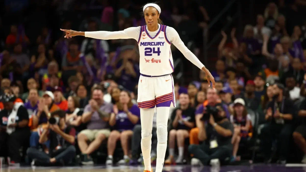 DeWanna Bonner Signing With Angel Reese's Dream Triggers Fever Fans - "Will Be So Much Sweeter When They Lose" 1 DeWanna Bonner will boost Dream's chances