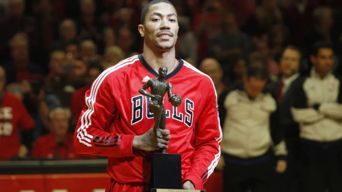 Draymond Green Claims Jalen Brunson Is Viewed More Highly in NBA Circles Than Derrick Rose 1 Derrick Rose