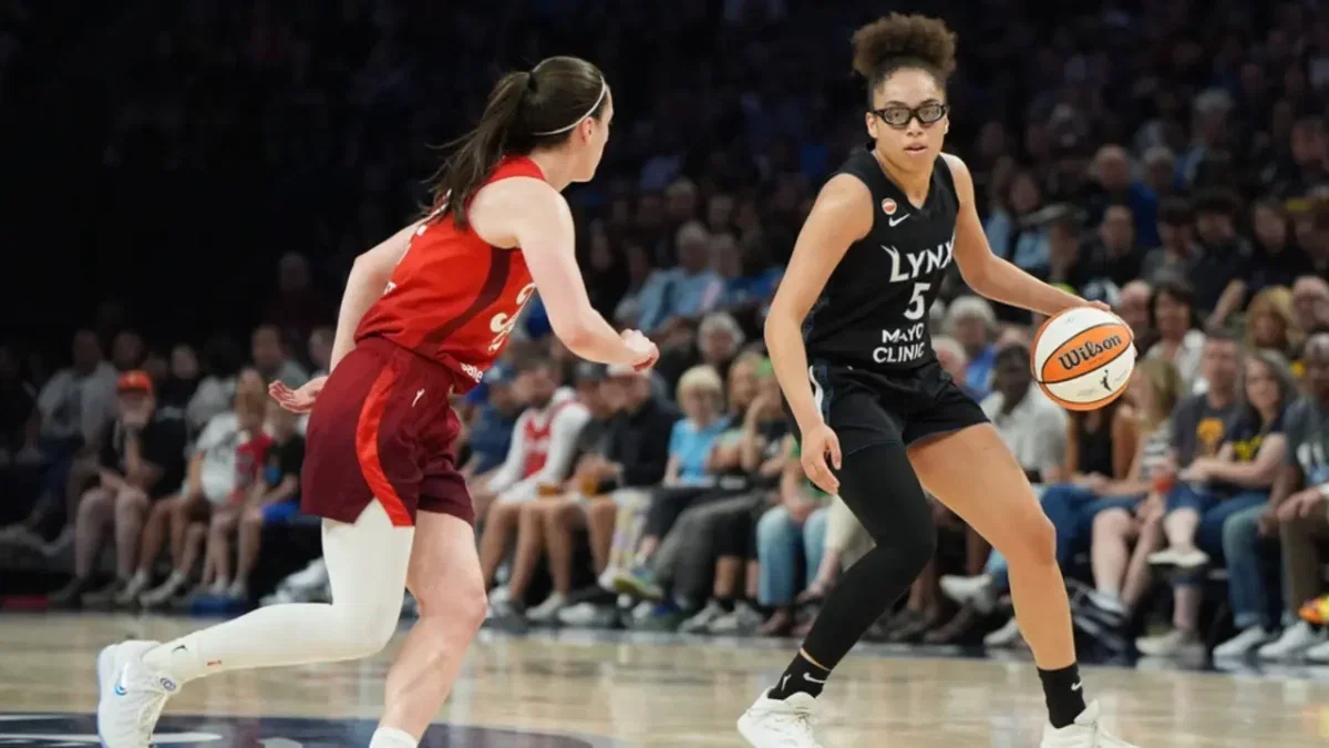 Analyst Fabricating Olivia Miles Record to Undercut Caitlin Clark Sparks Backlash - "How Do These People Have Jobs" 1 Caitlin Clark battling Olivia Miles