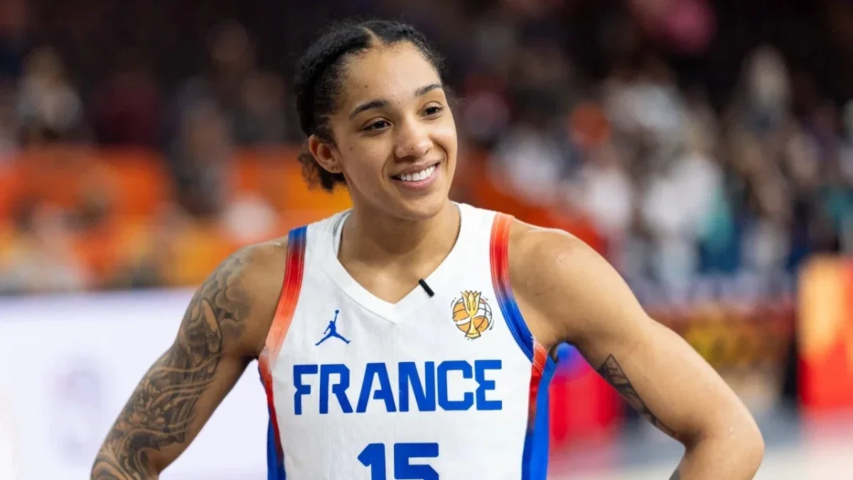 Gabby Williams’ Postgame WNBA Ref Comment Steals the Show at World Cup 1 Gabby Williams