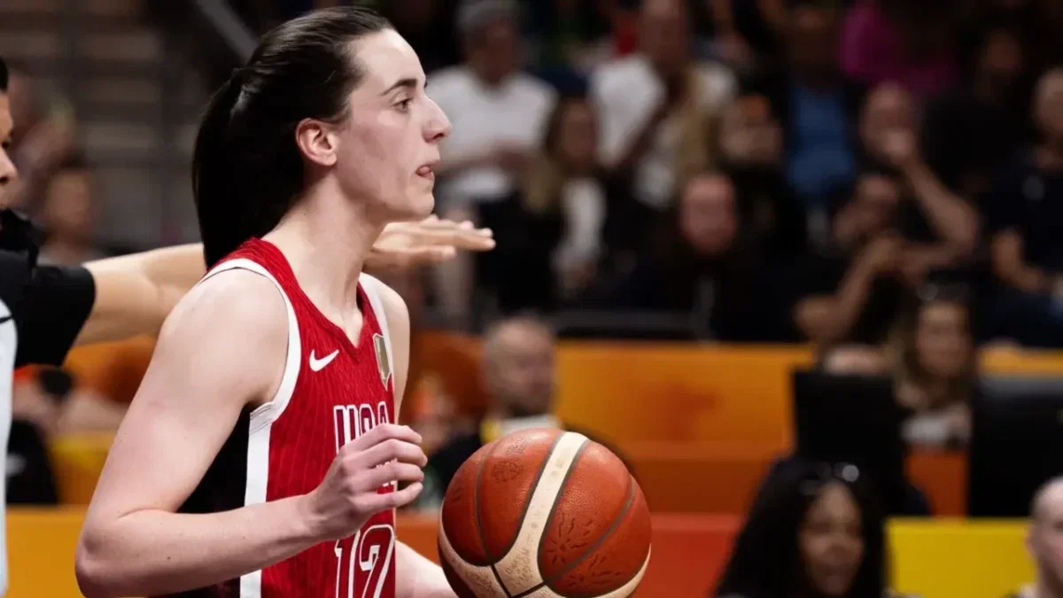 Caitlin Clark's Career-Worst 1-Point Performance Against Italy Draws Sharp Reactions - "Terrible" 1 Caitlin Clark waiting to inbound the ball