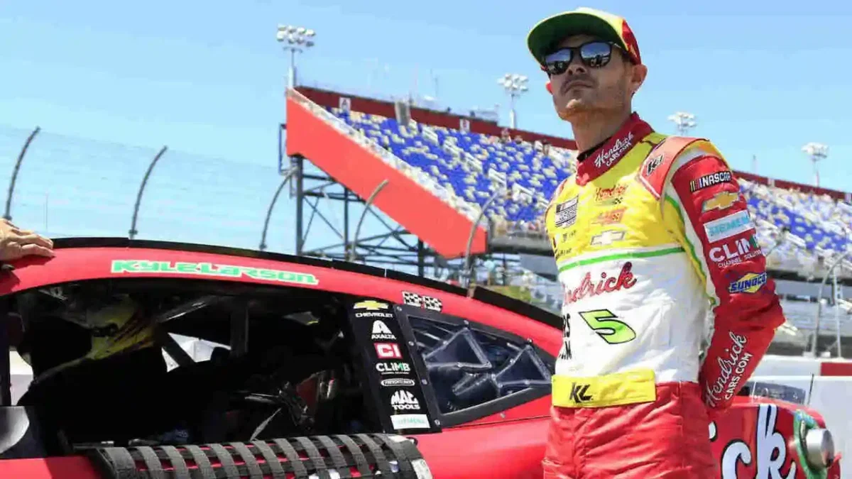 Dale Earnhardt Jr. Sends A Stern Warning Kyle Larson Over 2026 Championship Chase 1 Kyle Larson