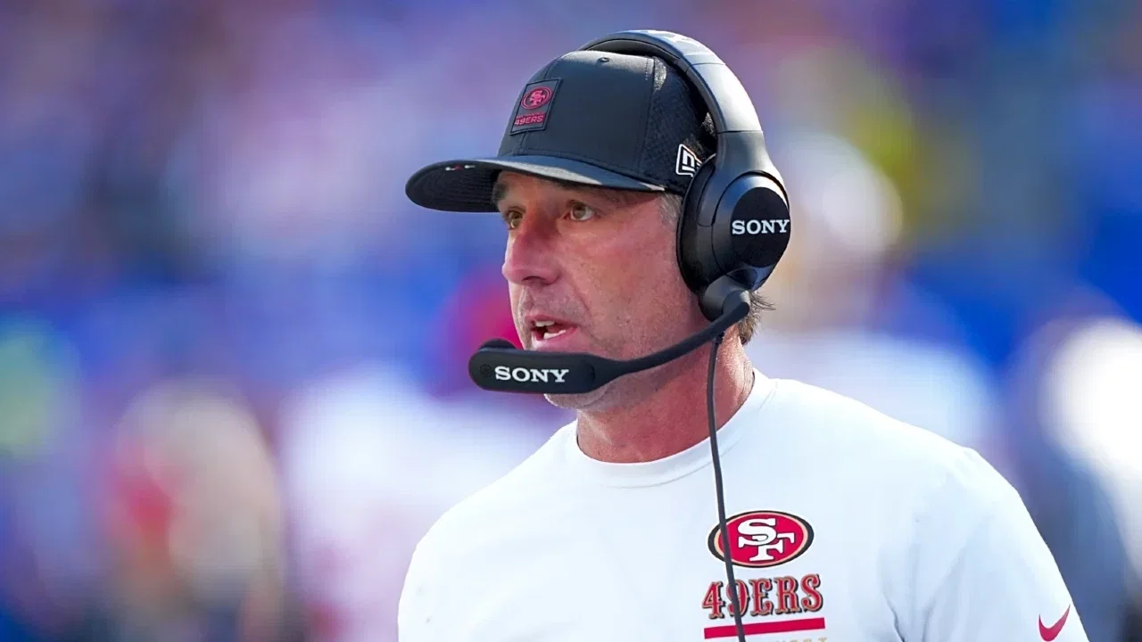 Kyle Shanahan Messing Up Time Zones For 60 Straight Seconds Leaves Reporters in Splits