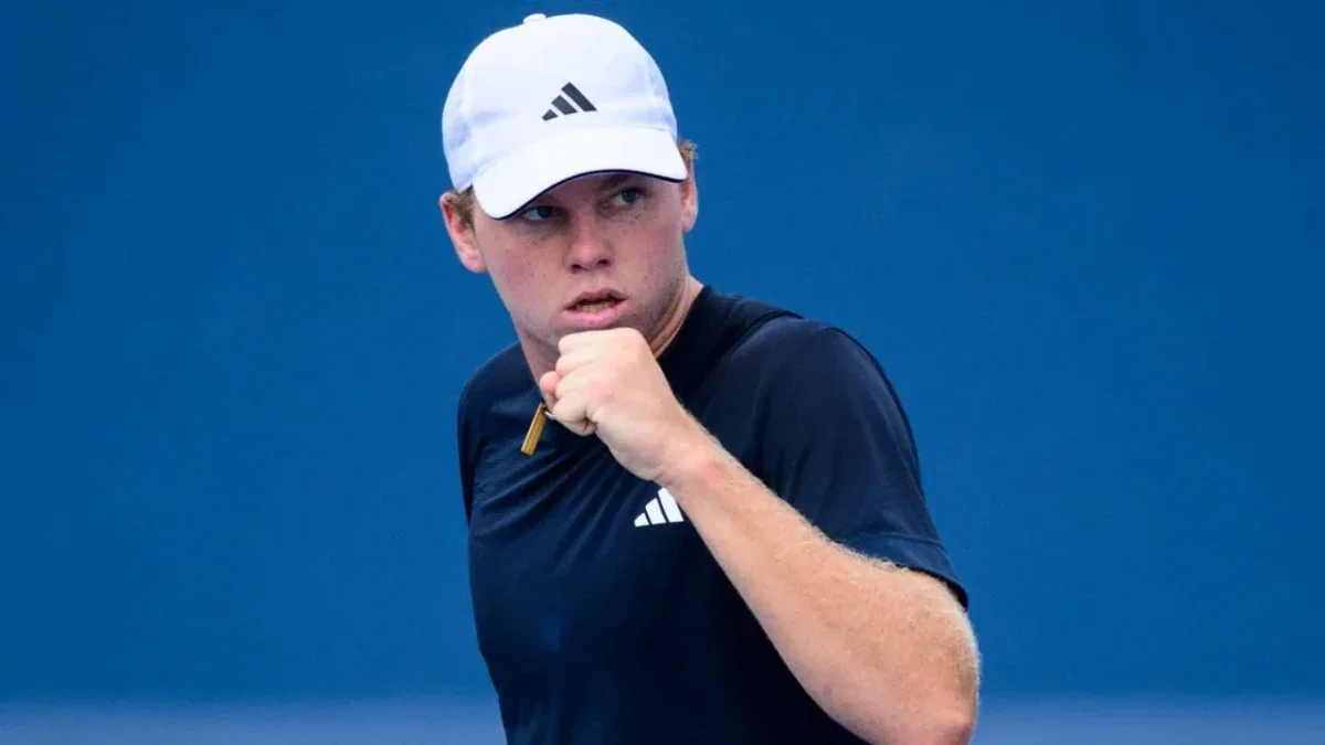 Frances Tiafoe Consoles Crying Alex Michelsen After Epic Comeback Win in US Open Quarterfinals 1 Alex Michelsen