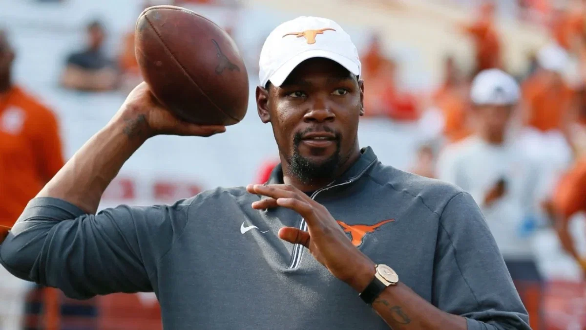 Kevin Durant Celebrates Texas' Comeback Win Over No.1 Ohio State With Arch Manning 1 Kevin Durant