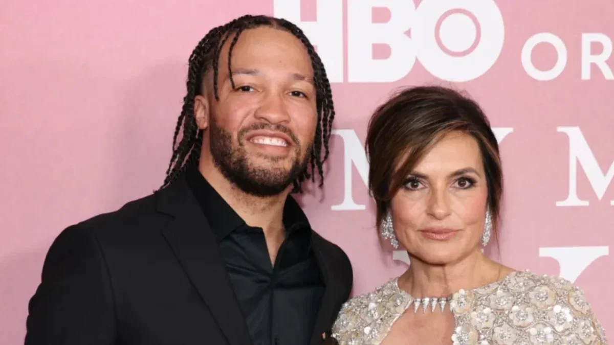 Jalen Brunson Pulls Up to Support Ben Shelton in US Open Final a Day After Getting Shoutout From Harry Styles 1 Jalen Brunson and Mariska Hargitay