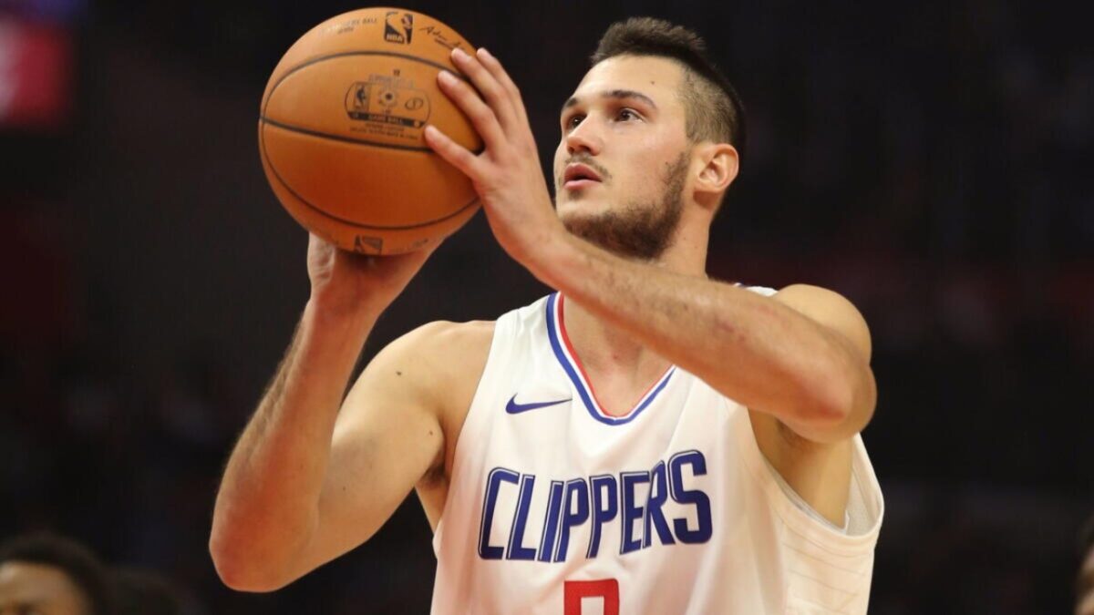 Danilo Gallinari Blames Kawhi Leonard for Jeopardizing His NBA Career: "He Should Pay All of That $50 Million" 1 Danilo Gallinari averaged the most points for the Clippers in his last year
