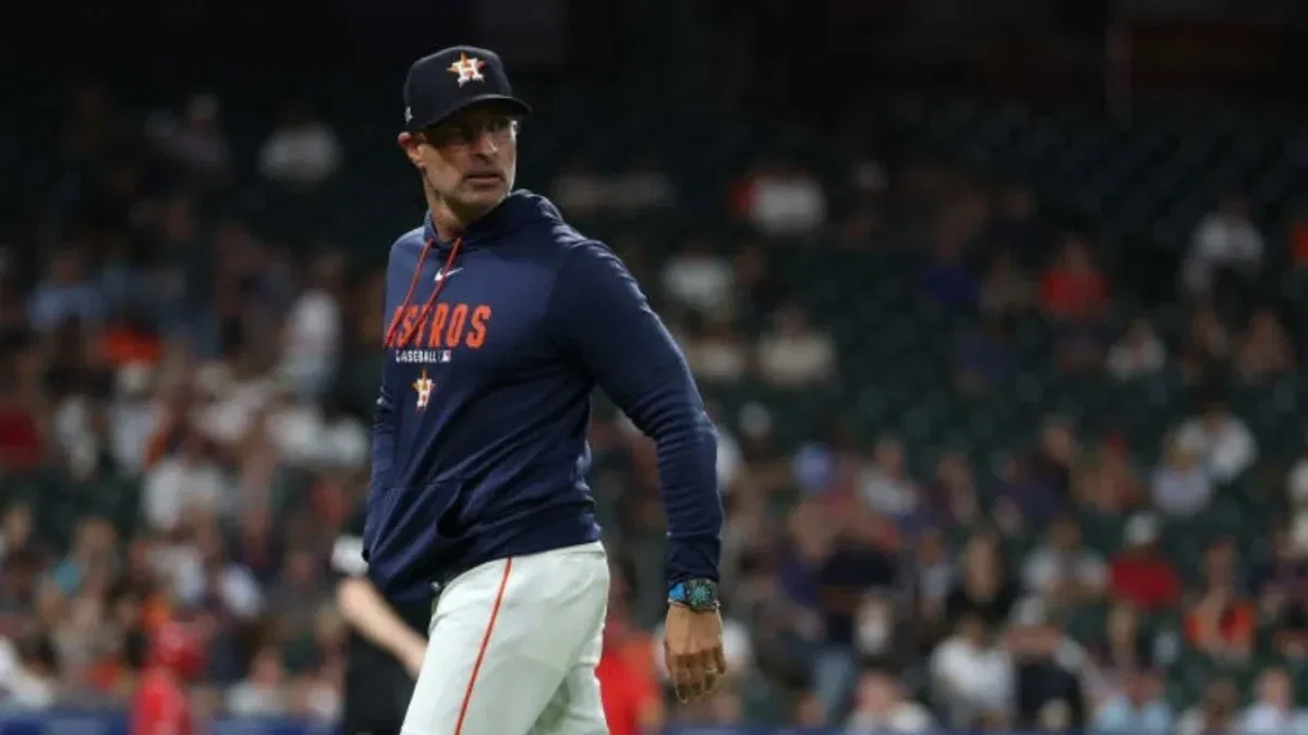 'Frustrated' Yordan Alvarez Calls Astros Meeting After Team Gets Swept by Braves 1 Joe Espada