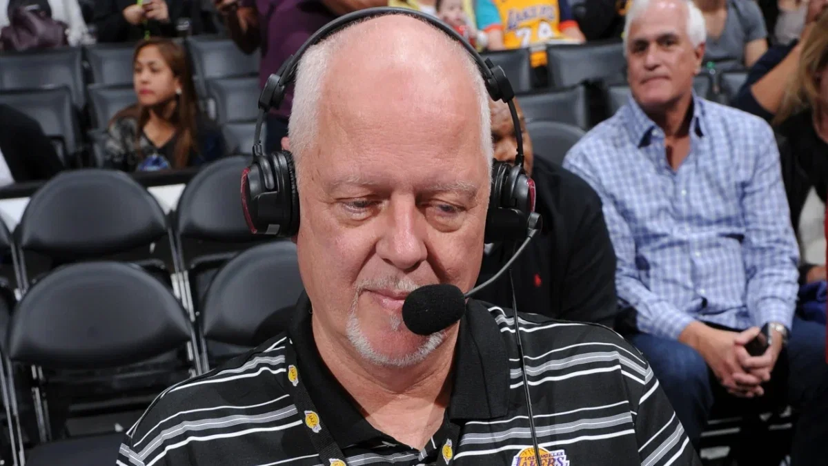 LeBron James Gives Heartfelt Tribute to Longtime Lakers Announcer: "REST IN PARADISE, Lawrence Tanter!" 1 Lawrence Tanter