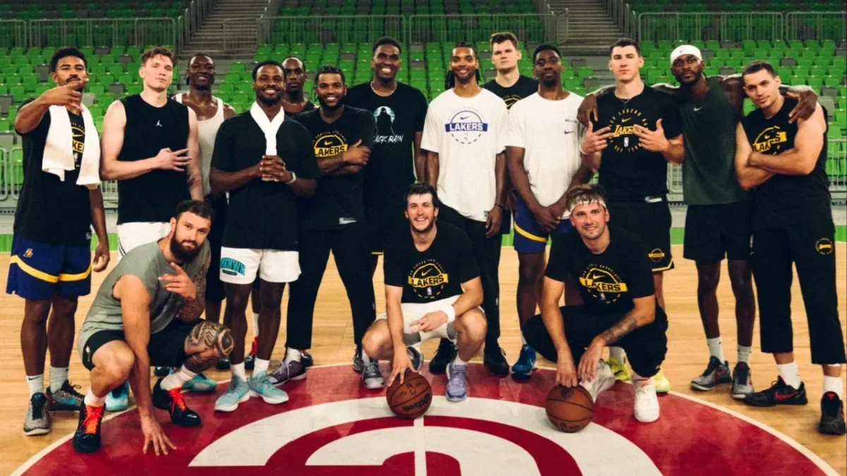 LeBron James Smiles After Austin Reaves Jokes About Staying with Lakers 1 The rebuilt team looks calmer and happier