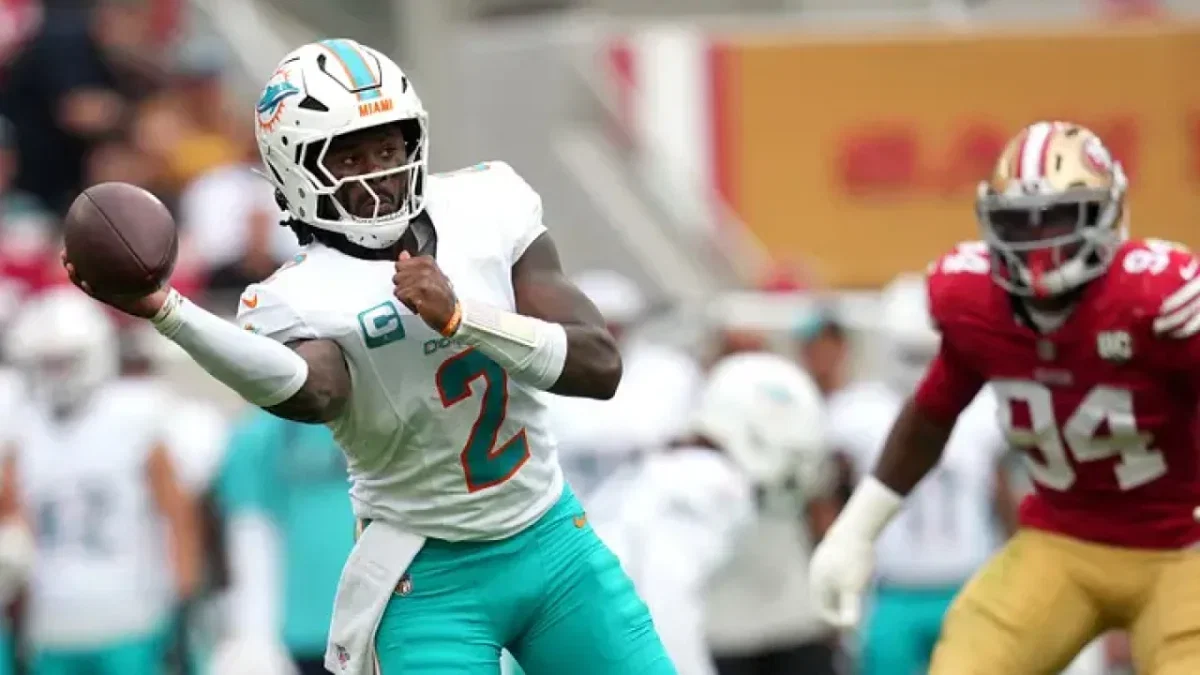 "Is This Everyone?" - Dolphins' Jeff Hafley Baffled By Lack of Reporters at Press Conference 1 Is This Everyone - Dolphins' Jeff Hafley Baffled By Lack of Reporters at Press Conference