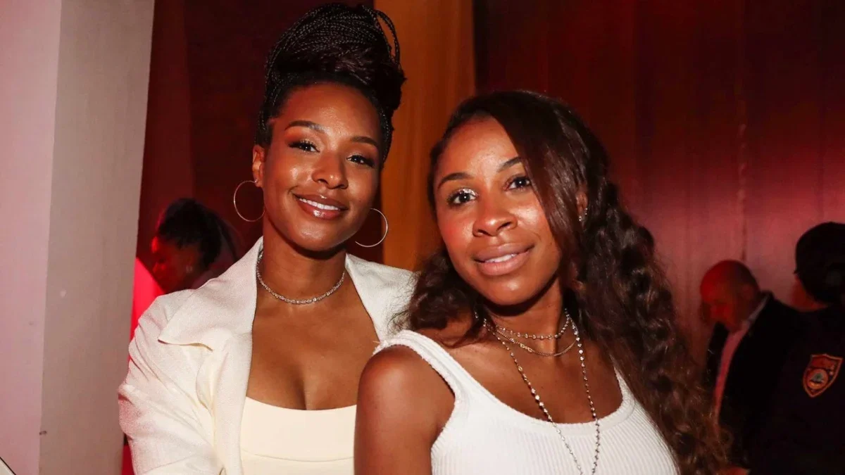 Billionaire LeBron James' Wife Savannah Faces Backlash After Revealing She Does Not Bring Friends Along on 1st Class - "That's Rude" 1 Savannah James and April McDaniel