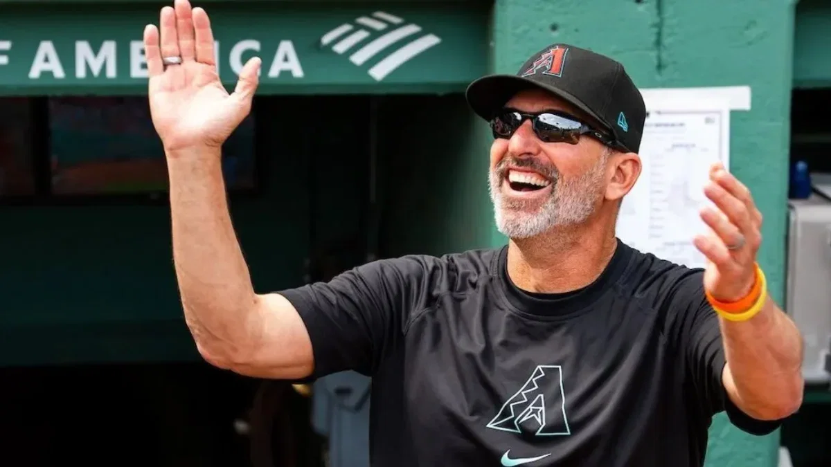 Torey Lovullo Signing 2-Year Extension With D-backs Doesn't Sit Well With Fans: "Owners Have Zero Ambition" 1 Torey Lovullo