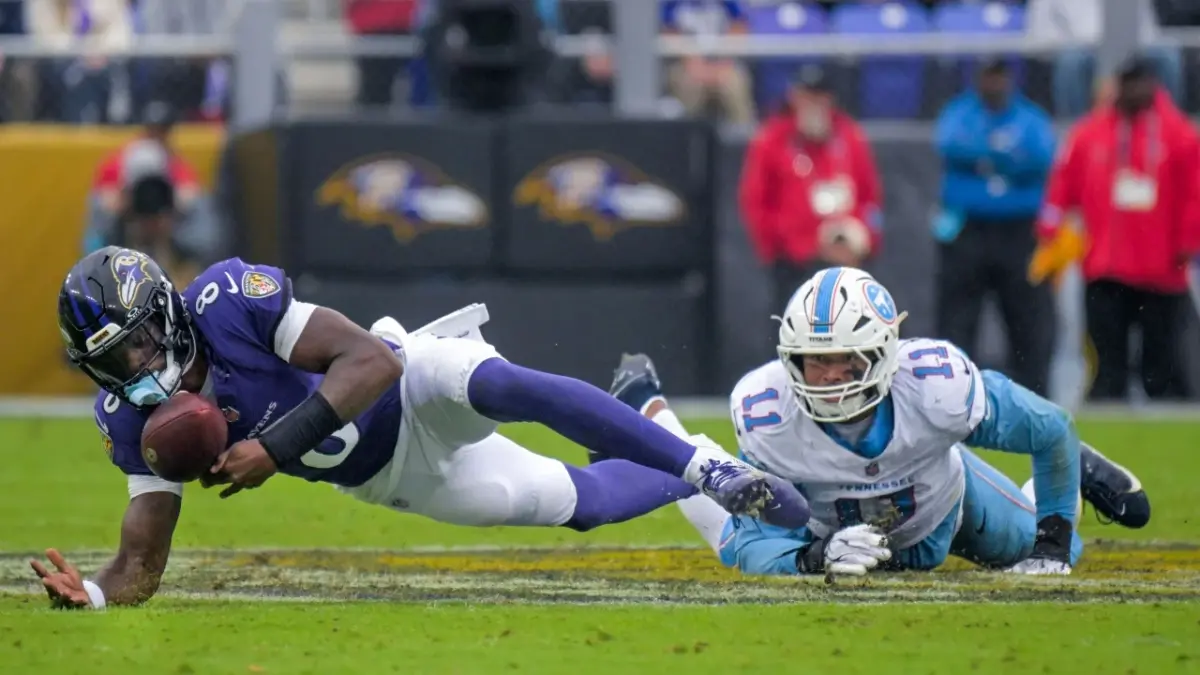 'Injured' Lamar Jackson Gets a Message From Donald Trump: "Tell Him I Know His Mother" 1 The play Lamar Jackson injured his ankle