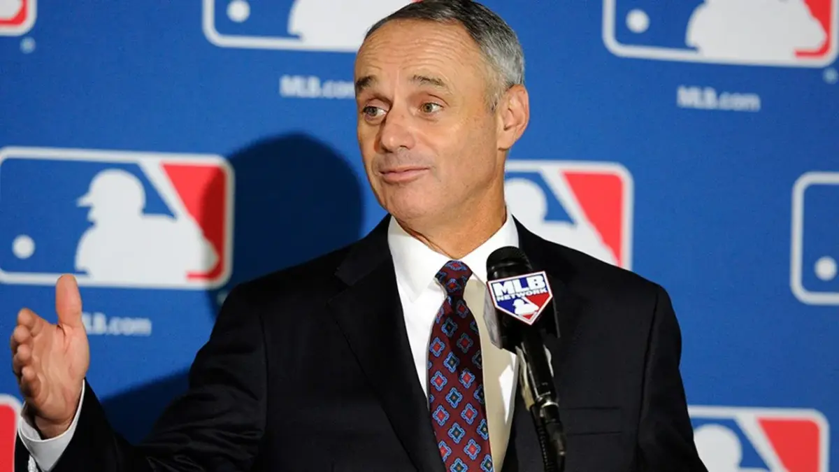MLB Proposing 154-Game Season, Expanded Playoffs Doesn't Sit Well With Fans: "Manfred Needs to Go" 1 Rob Manfred