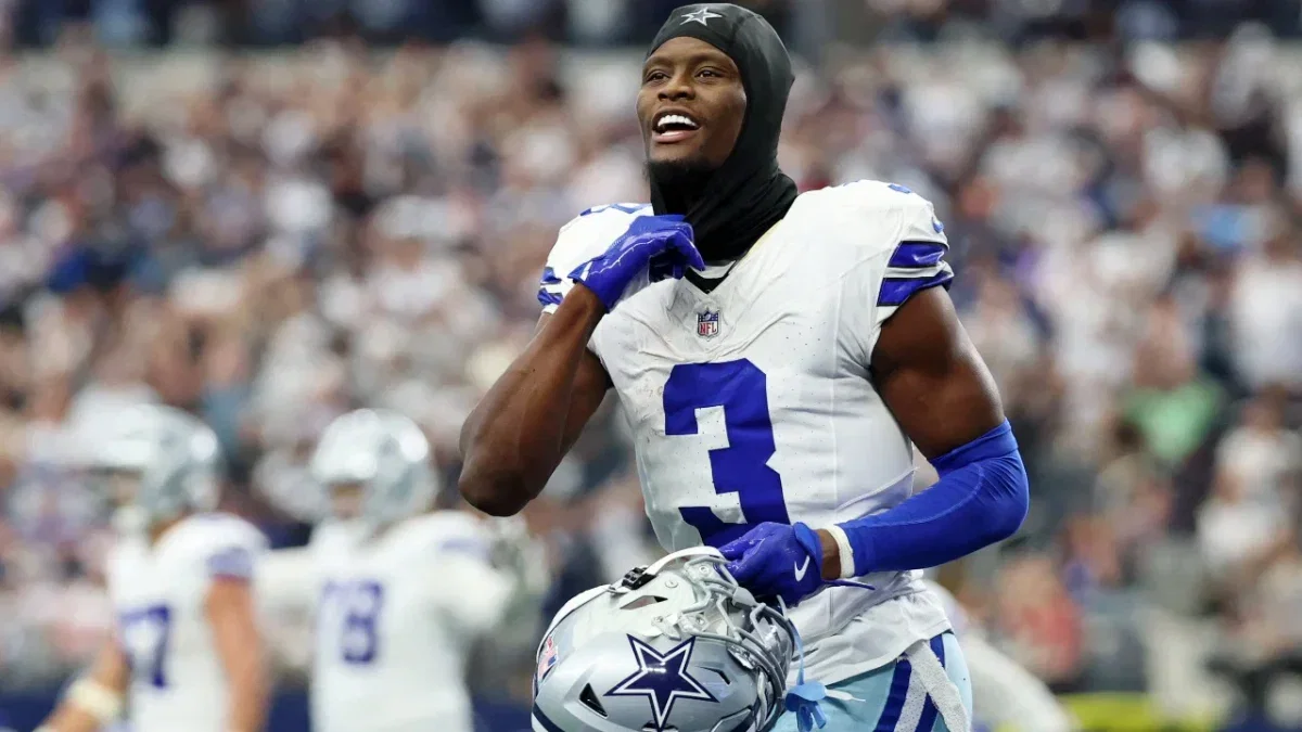 George Pickens Throws His Helmet in Frustration After Cowboys' Embarrassing Loss to Winless Bucs at Home 1 George Pickens Throws His Helmet in Frustration After Cowboys' Embarrassing Loss to Winless Bucs at Home
