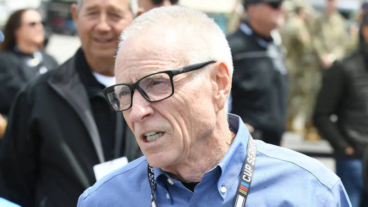 “The Switch Went Off!” Mark Martin Reveals the Real Reason Why He Would Never Race Again